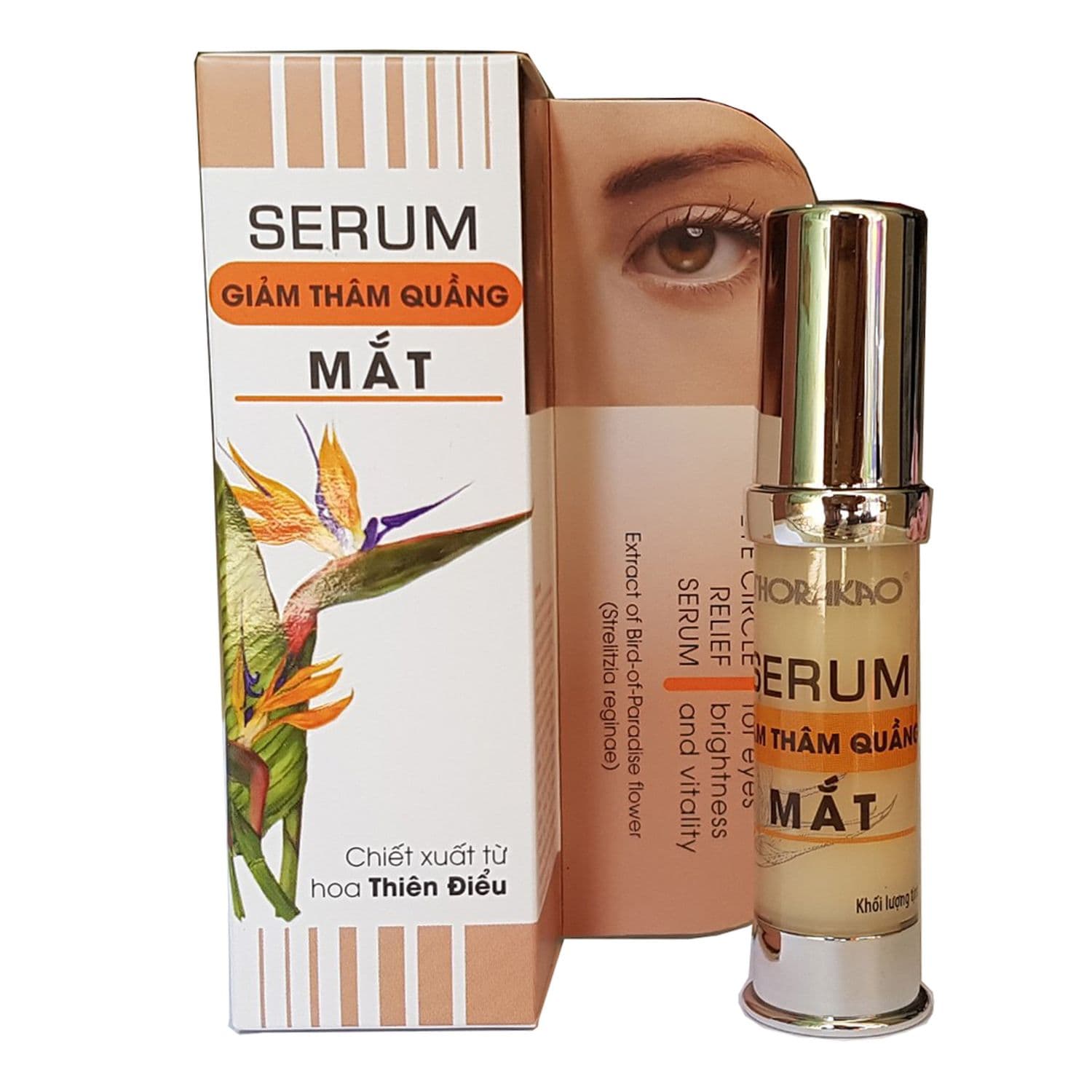 Công dụng nổi bật Theo thông tin trên bao bì và đặc tính dòng sản phẩm này, serum tập trung vào 3 tác động chính: Giảm thâm quầng: Hoạt chất từ hoa Thiên Điểu giúp làm sáng vùng da mắt bị xỉn màu, cải thiện tình trạng "mắt gấu trúc". Làm sáng và tăng sức sống (Brightness and Vitality): Giúp vùng da quanh mắt trông tươi tắn, giảm bớt vẻ mệt mỏi. Cấp ẩm nhẹ nhàng: Nuôi dưỡng vùng da mắt vốn rất mỏng manh, giúp da mịn màng hơn. Thành phần & Thiết kế Thành phần chính: Chiết xuất hoa Thiên Điểu – một thành phần khá đặc biệt của Thorakao, được biết đến với khả năng hỗ trợ lưu thông máu dưới da và làm mờ các sắc tố tối màu. Kết cấu: Dạng serum lỏng nhẹ, thẩm thấu nhanh, không gây cảm giác bết rít hay nặng mắt khi sử dụng. Thiết kế: Chai dạng vòi xịt (pump) tiện lợi, giúp bảo quản tinh chất bên trong tốt hơn, tránh tiếp xúc với không khí. Thân chai trong suốt giúp dễ dàng quan sát lượng sản phẩm còn lại. Đánh giá nhanh Ưu điểm: Giá thành cực kỳ bình dân, phù hợp cho học sinh, sinh viên. Thương hiệu uy tín với các thành phần chiết xuất từ thảo mộc. Đối tượng: Dành cho những ai thức khuya, mắt có quầng thâm nhẹ và cần một sản phẩm chăm sóc da mắt cơ bản hàng ngày.